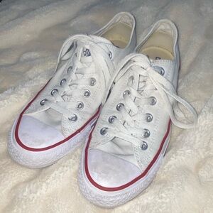 White Low-top converse